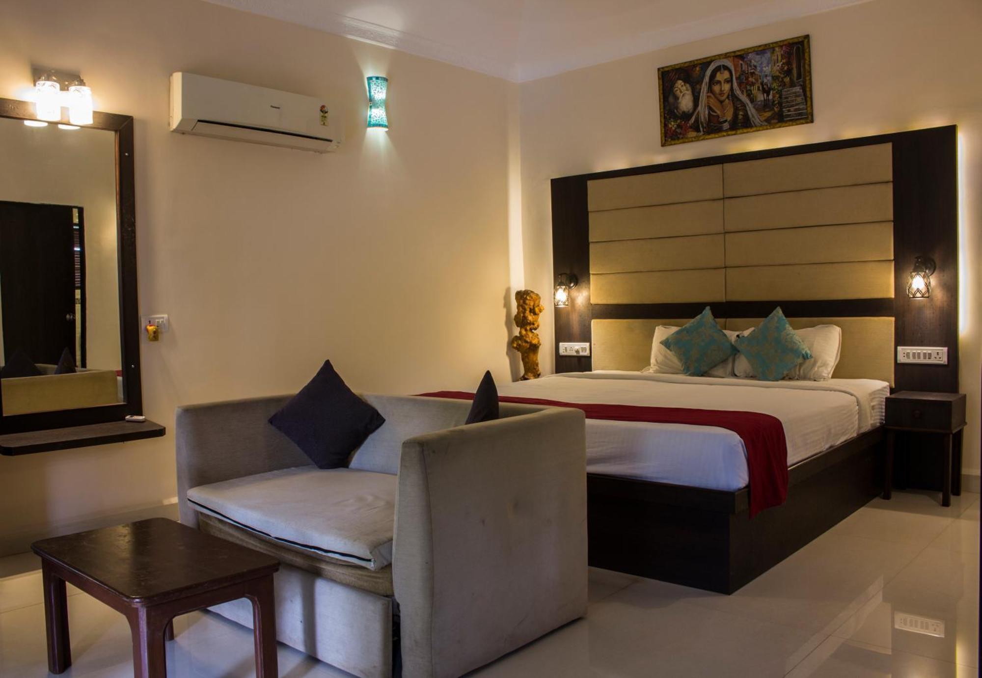 Shikara Beach Resort Cavelossim Exterior foto