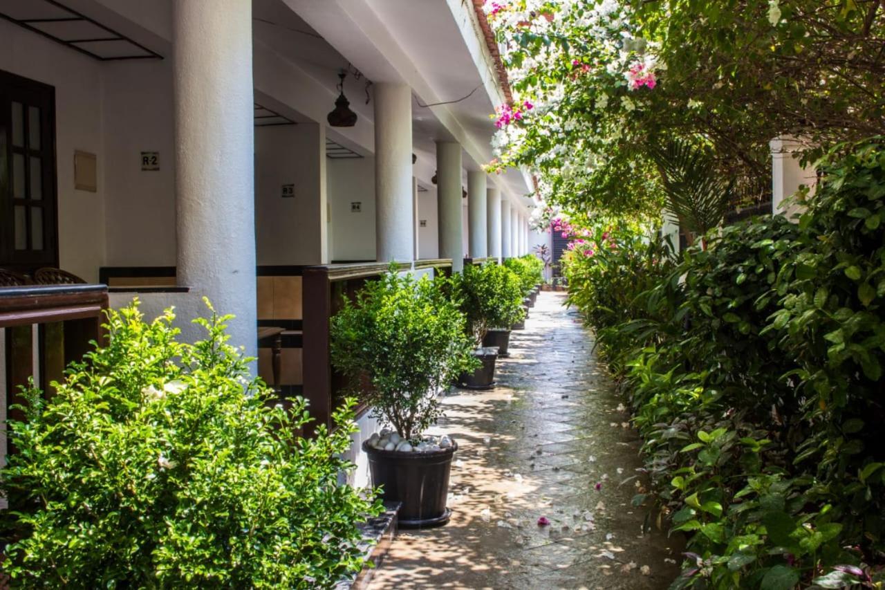 Shikara Beach Resort Cavelossim Exterior foto