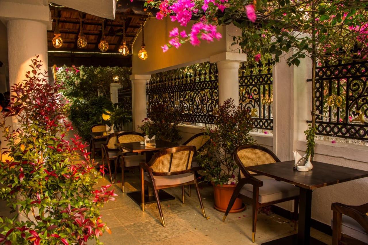 Shikara Beach Resort Cavelossim Exterior foto