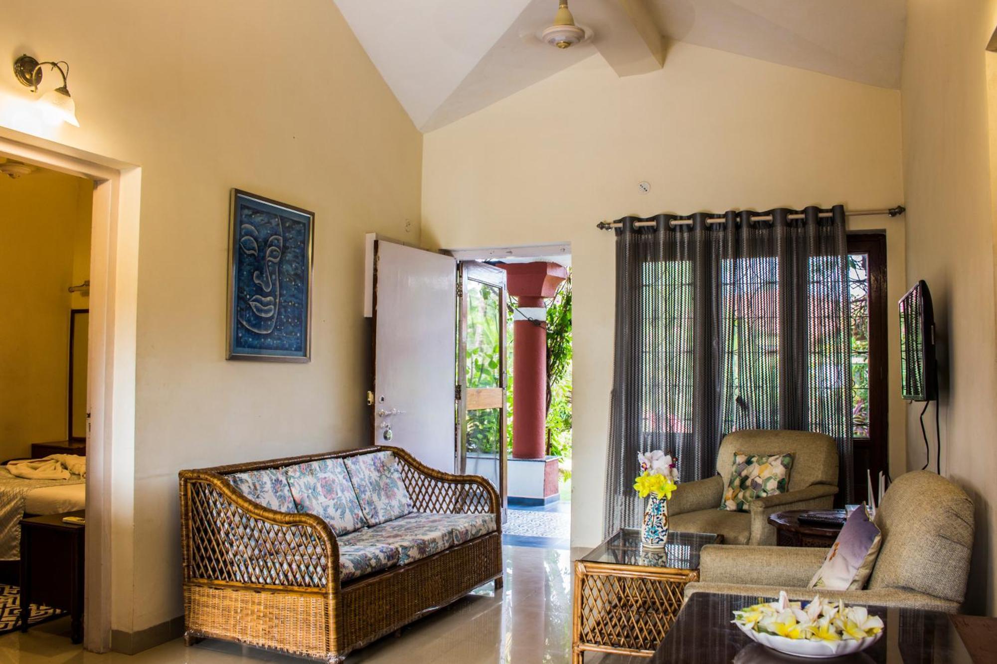 Shikara Beach Resort Cavelossim Exterior foto