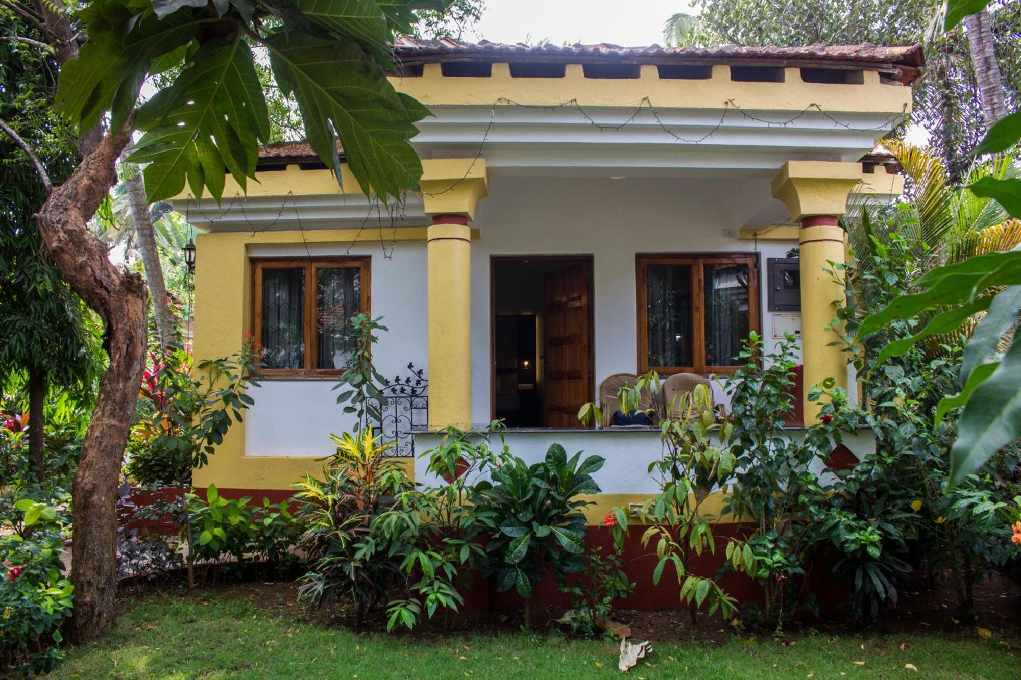 Shikara Beach Resort Cavelossim Exterior foto