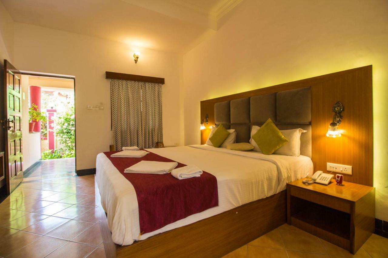 Shikara Beach Resort Cavelossim Exterior foto