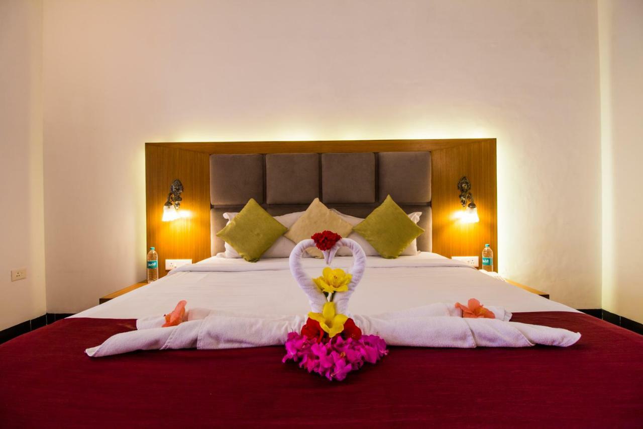 Shikara Beach Resort Cavelossim Exterior foto