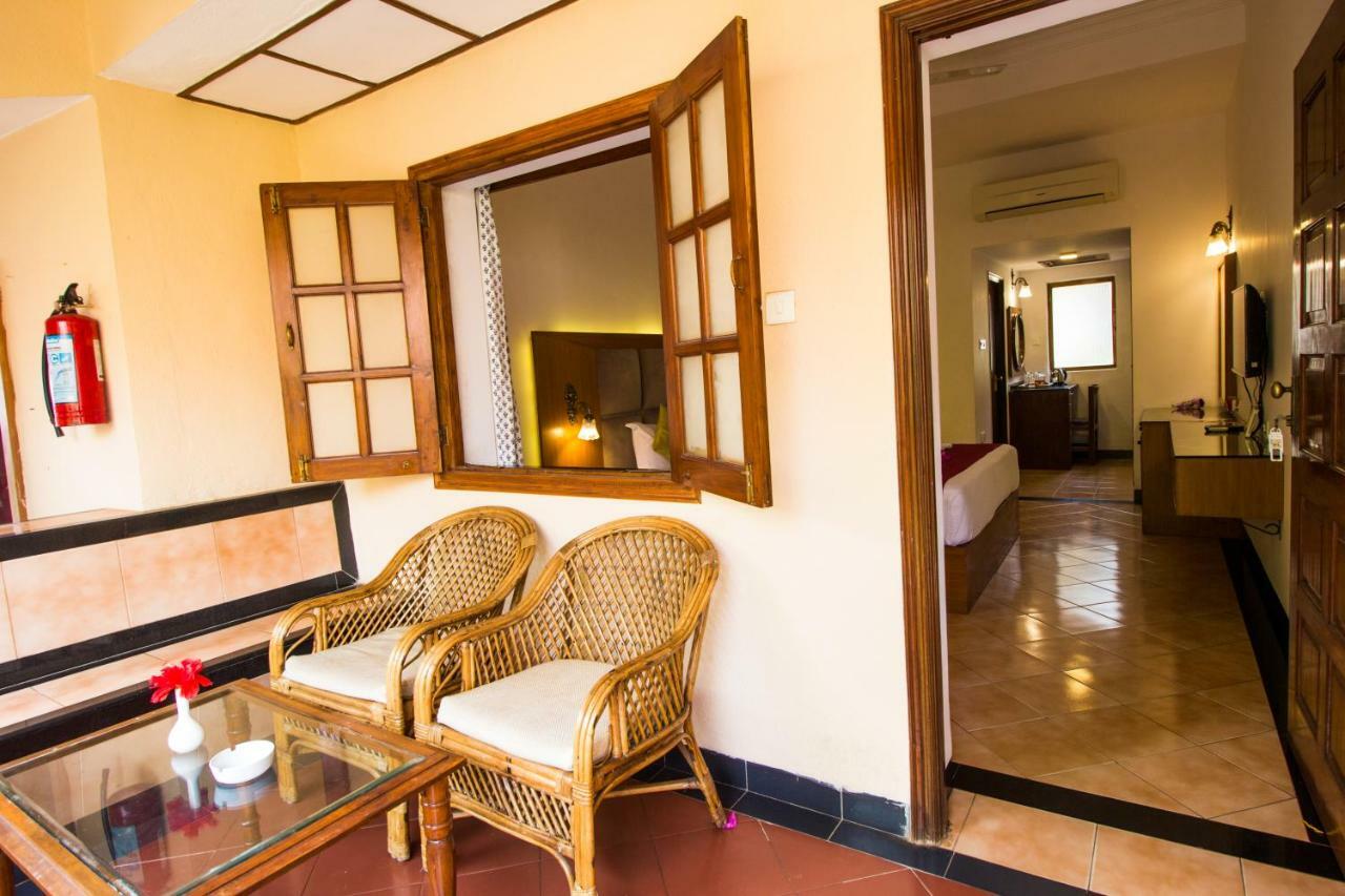 Shikara Beach Resort Cavelossim Exterior foto