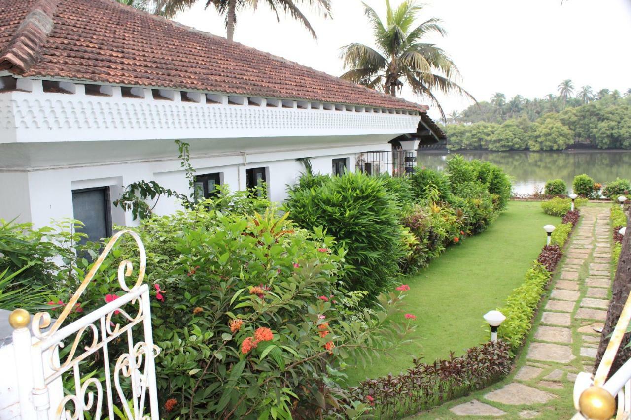 Shikara Beach Resort Cavelossim Exterior foto
